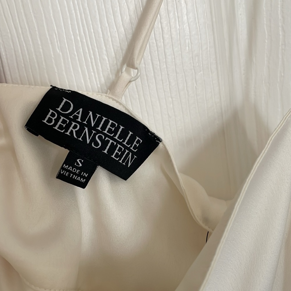 Danielle Bernstein Solid Handkerchief Top - Picture 5 of 7
